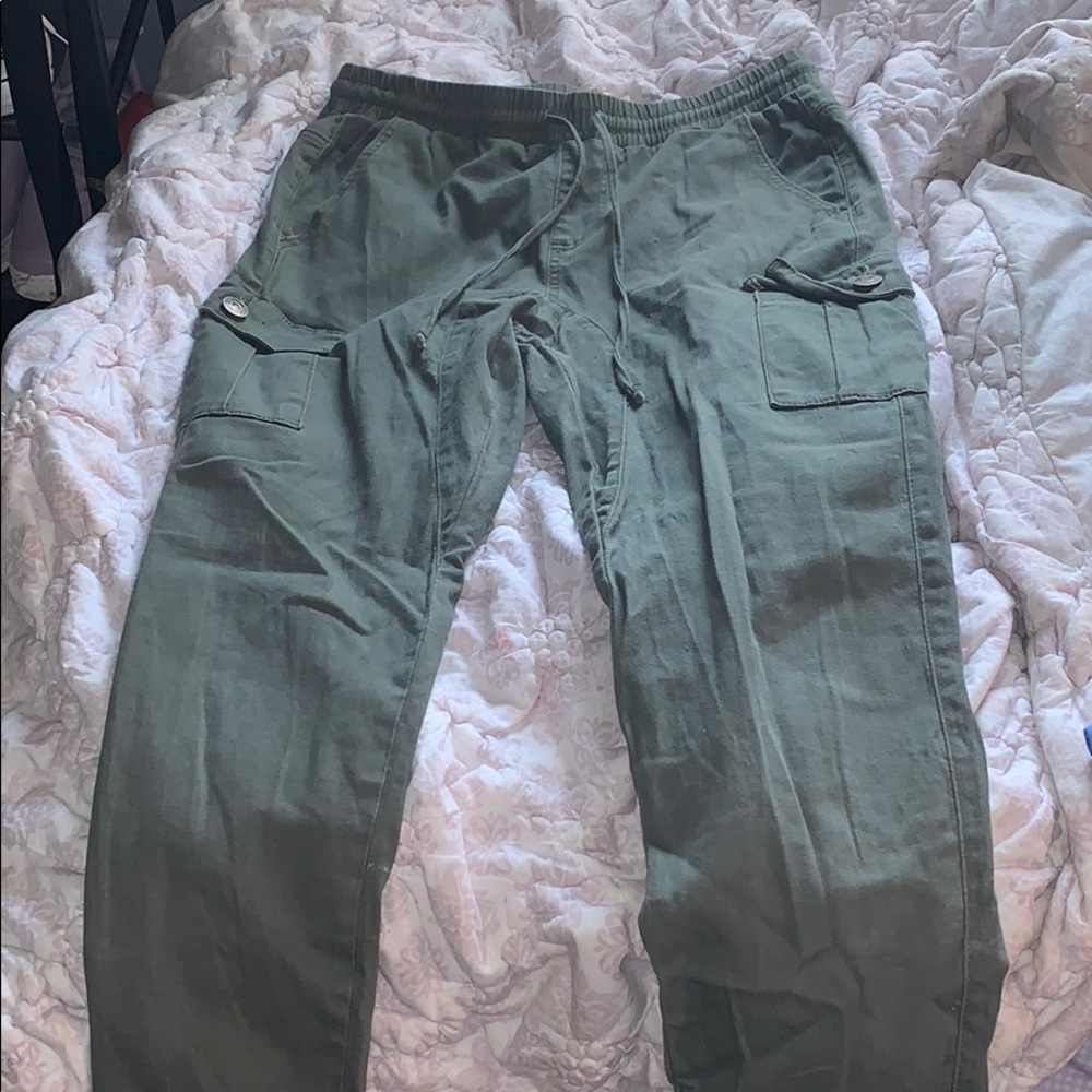 Green cargo joggers